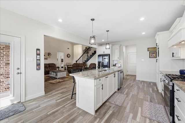 2400 Diamond D Drive, Beaumont, TX 77713