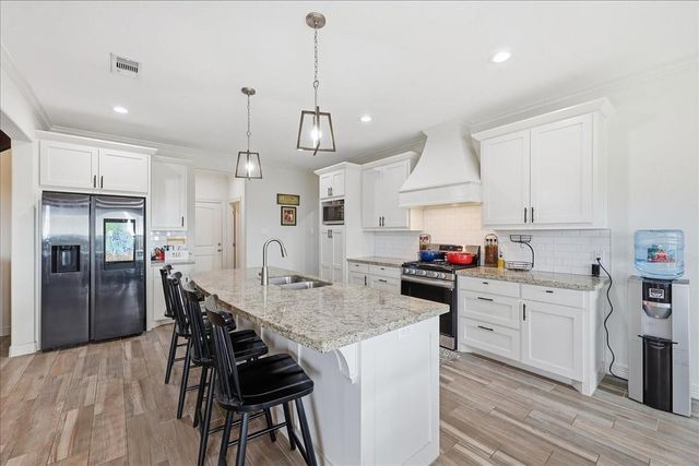 2400 Diamond D Drive, Beaumont, TX 77713