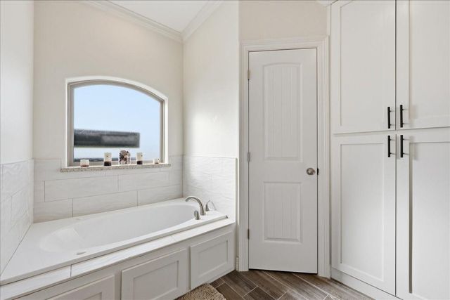 2400 Diamond D Drive, Beaumont, TX 77713