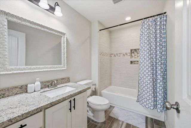 2400 Diamond D Drive, Beaumont, TX 77713