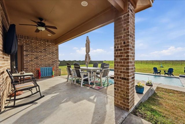 2400 Diamond D Drive, Beaumont, TX 77713