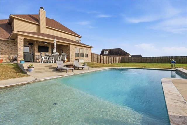 2400 Diamond D Drive, Beaumont, TX 77713