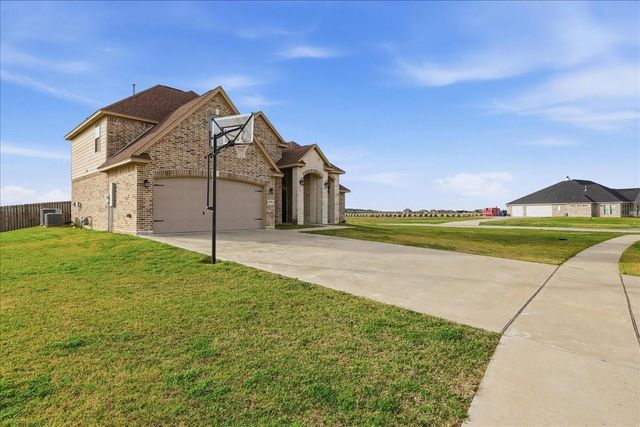 2400 Diamond D Drive, Beaumont, TX 77713