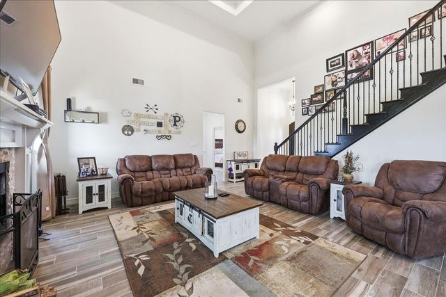 2400 Diamond D Drive, Beaumont, TX 77713