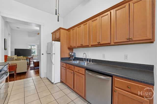 1902 Barnard Street, Savannah, GA 31401