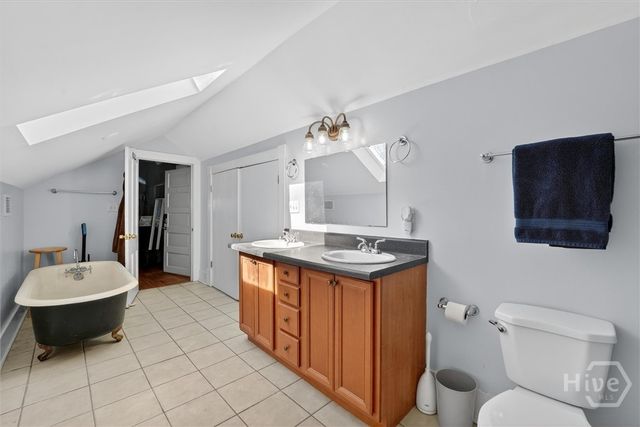 1902 Barnard Street, Savannah, GA 31401