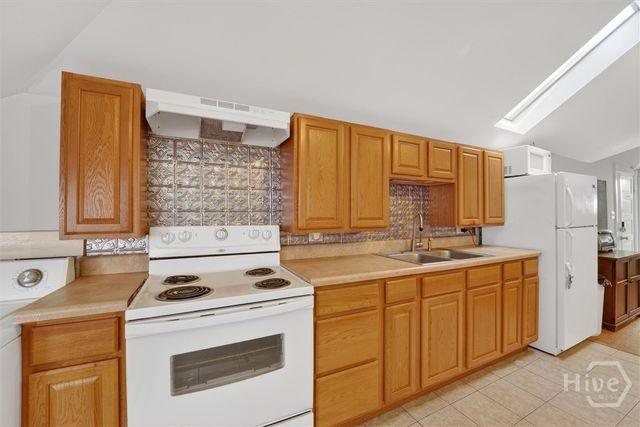 1902 Barnard Street, Savannah, GA 31401