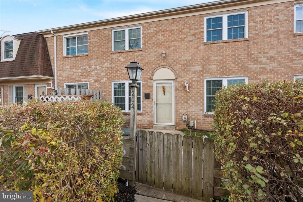 202 ARBOUR CT #CONDO 202, North Wales, PA 19454