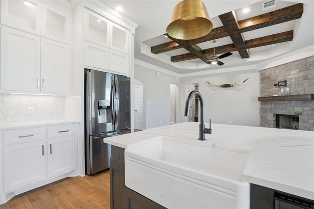 1176 Horizon Trace Drive, Azle, TX 76020