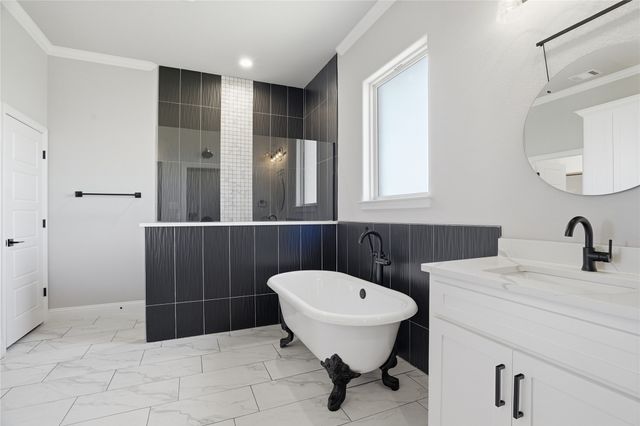 1176 Horizon Trace Drive, Azle, TX 76020