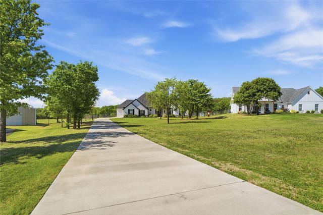 1176 Horizon Trace Drive, Azle, TX 76020