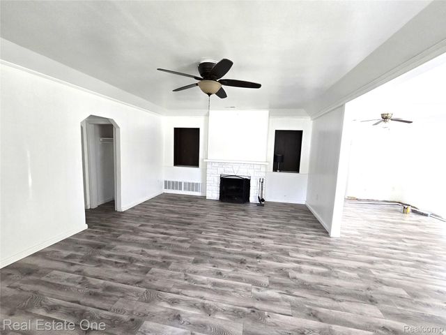 20980 Evergreen Road, Southfield, MI 48075