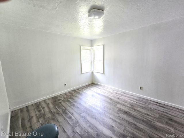 20980 Evergreen Road, Southfield, MI 48075