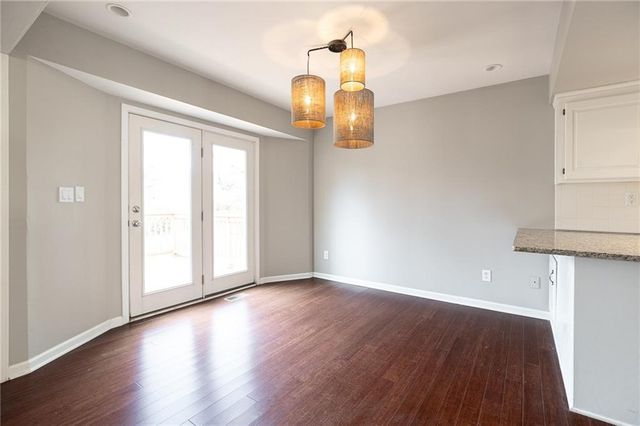 1317 NE Foxwood Drive, Lee's Summit, MO 64086