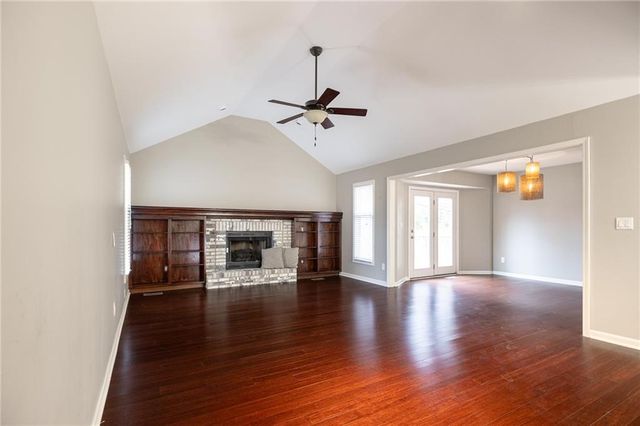 1317 NE Foxwood Drive, Lee's Summit, MO 64086