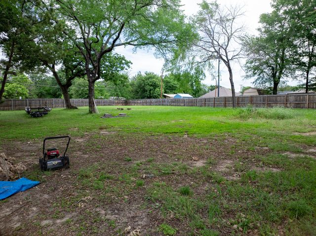 104 Autumn Wood Trail, Gun Barrel City, TX 75156