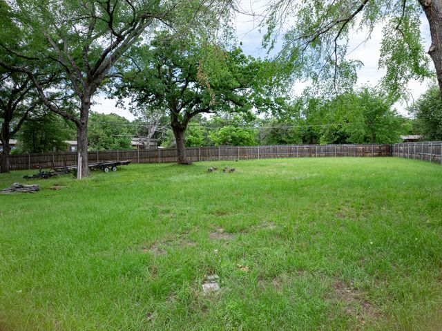 104 Autumn Wood Trail, Gun Barrel City, TX 75156