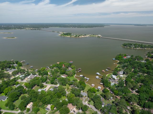 104 Autumn Wood Trail, Gun Barrel City, TX 75156