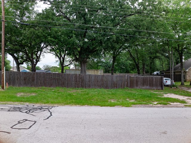 104 Autumn Wood Trail, Gun Barrel City, TX 75156