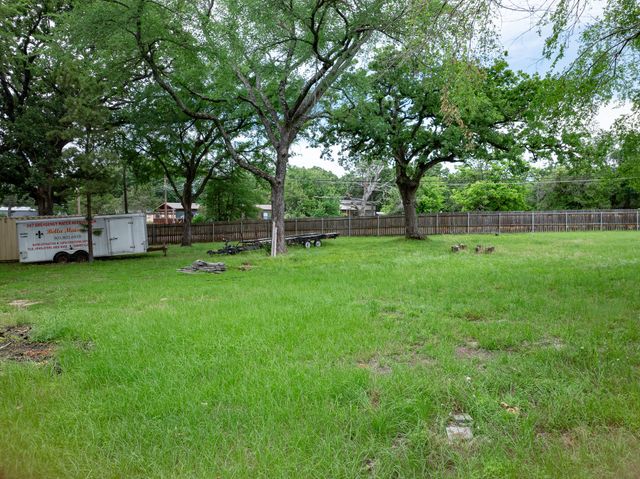 104 Autumn Wood Trail, Gun Barrel City, TX 75156