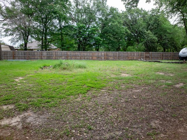 104 Autumn Wood Trail, Gun Barrel City, TX 75156