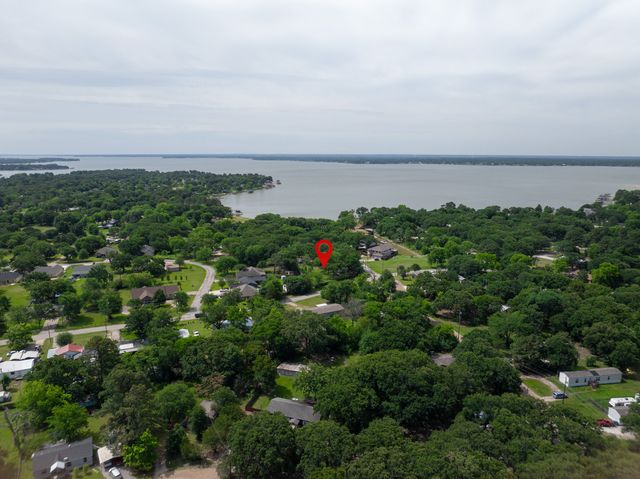 104 Autumn Wood Trail, Gun Barrel City, TX 75156