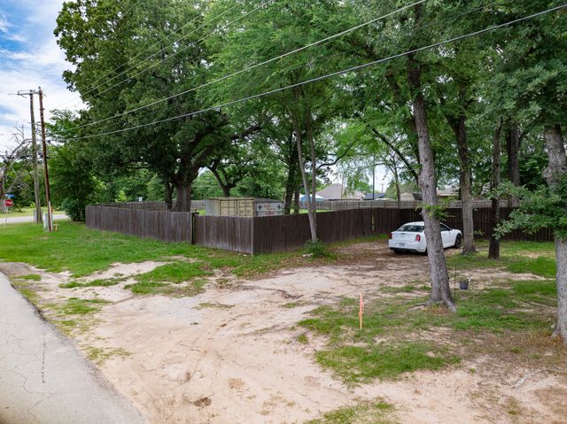 104 Autumn Wood Trail, Gun Barrel City, TX 75156