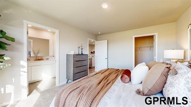 11981 S 114th Avenue, Papillion, NE 68046