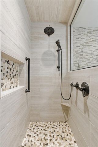 155 S LINDEN Avenue, Council Bluffs, IA 51503