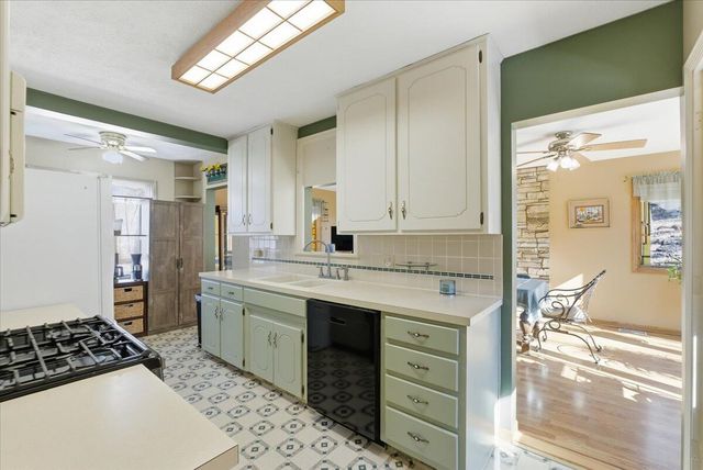 155 S LINDEN Avenue, Council Bluffs, IA 51503