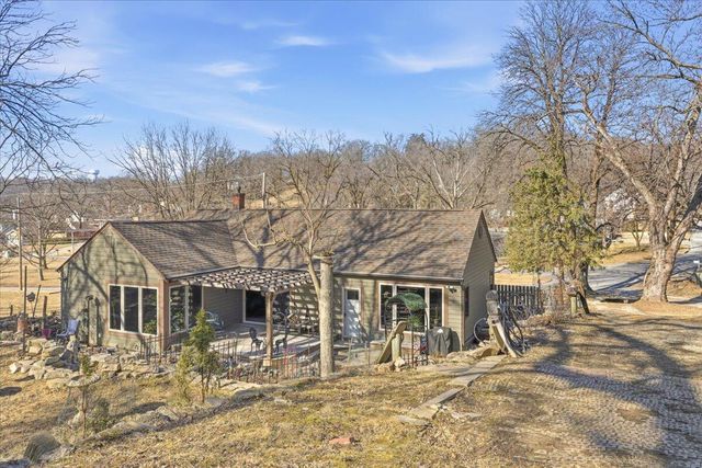 155 S LINDEN Avenue, Council Bluffs, IA 51503