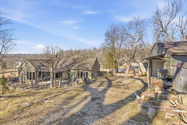 155 S LINDEN Avenue, Council Bluffs, IA 51503