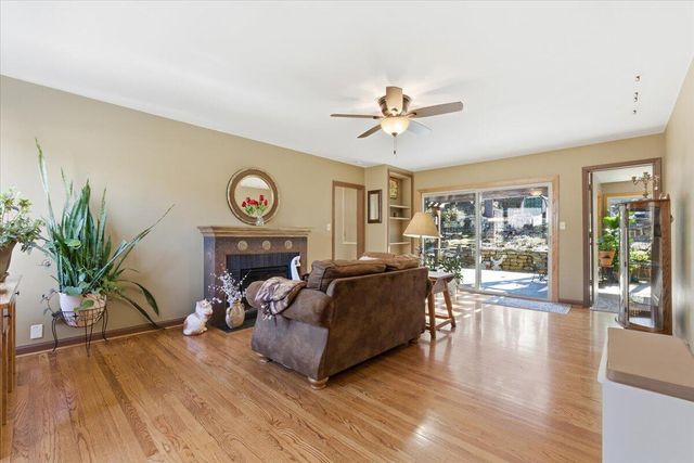 155 S LINDEN Avenue, Council Bluffs, IA 51503