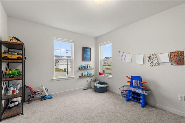 192 Sapphire LANE, Saukville, WI 53080