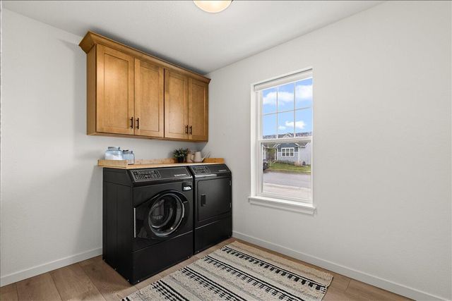 192 Sapphire LANE, Saukville, WI 53080