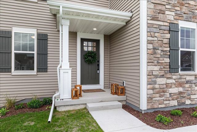 192 Sapphire LANE, Saukville, WI 53080