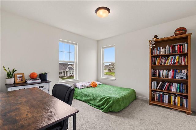 192 Sapphire LANE, Saukville, WI 53080