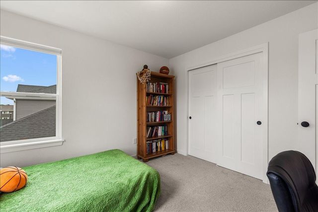 192 Sapphire LANE, Saukville, WI 53080