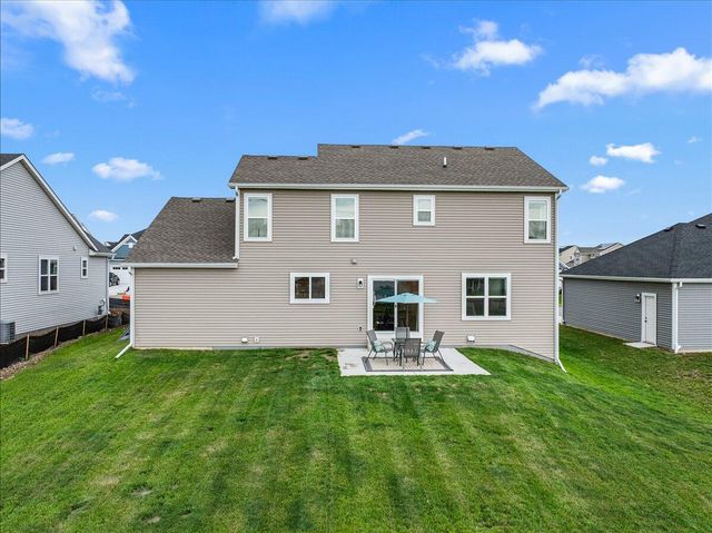 192 Sapphire LANE, Saukville, WI 53080