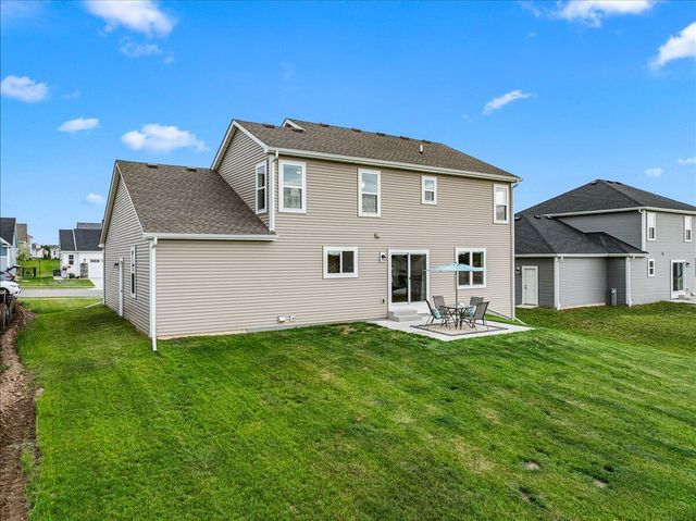 192 Sapphire LANE, Saukville, WI 53080