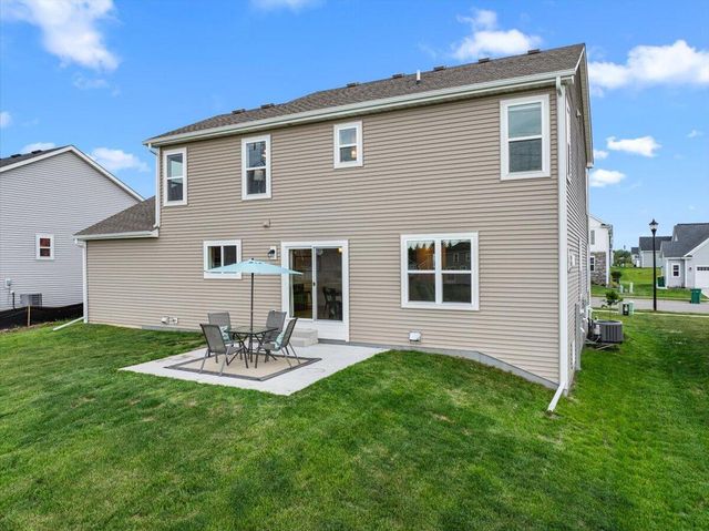 192 Sapphire LANE, Saukville, WI 53080