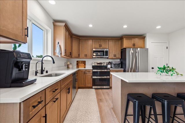 192 Sapphire LANE, Saukville, WI 53080