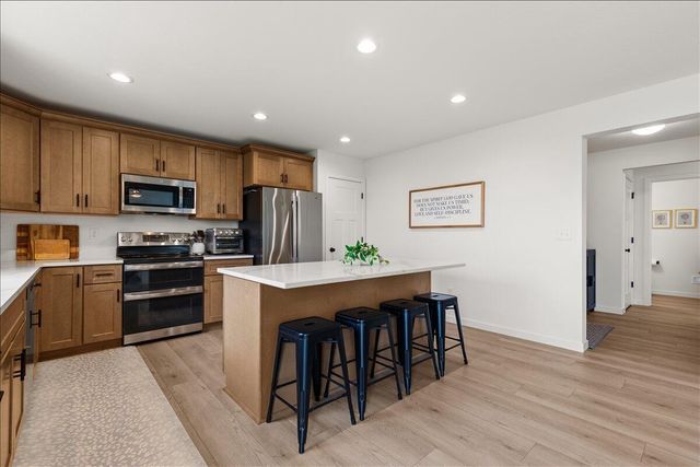 192 Sapphire LANE, Saukville, WI 53080