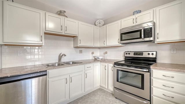 7880 PALM AIRE LANE 203, Sarasota, FL 34243