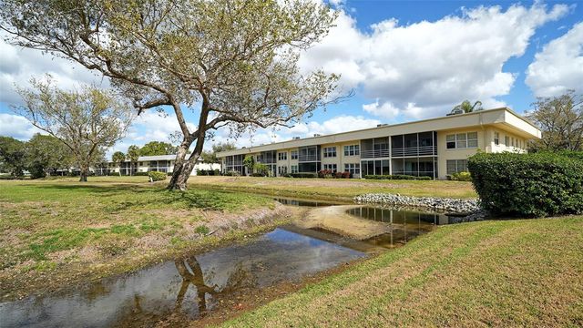 7880 PALM AIRE LANE 203, Sarasota, FL 34243