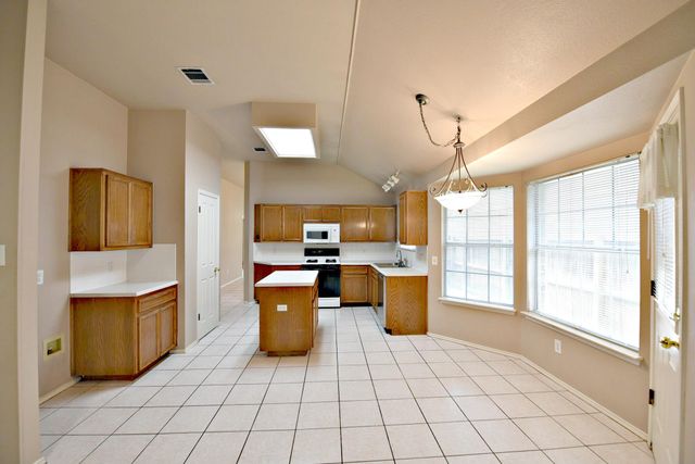 3924 Newland DR, Round Rock, TX 78681