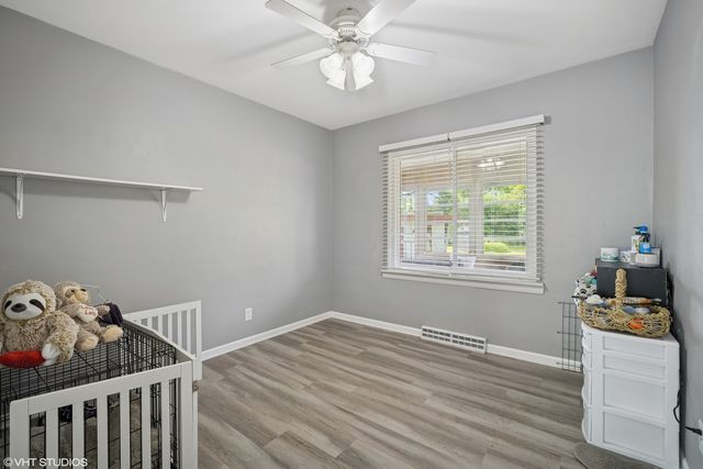 4363 W Kennedy Drive, Gurnee, IL 60031