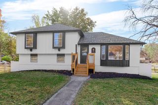 11925 Sycamore Avenue, Grandview, MO 64030