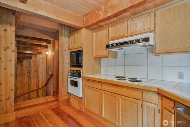 211 LaVerne Drive, Kalama, WA 98625