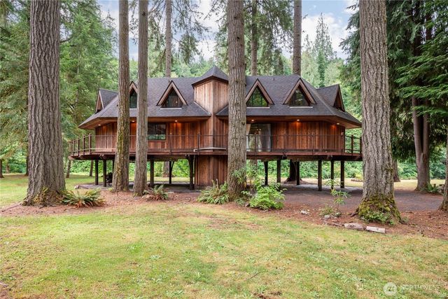 211 LaVerne Drive, Kalama, WA 98625